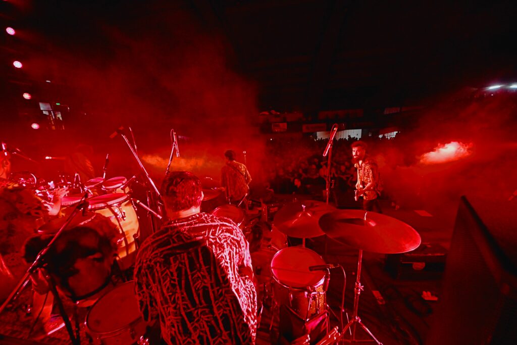 Los Espíritus jen la presentación del álbum La Montaña en el microestadio Ferro.